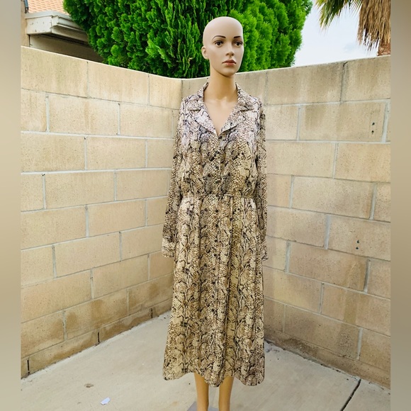Gibson Latimer Dresses & Skirts - Gibson Latimer Snake Skin Long Sleeve Maxi Dress Size S